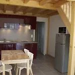 Les Hirondelles Apartman La Garde